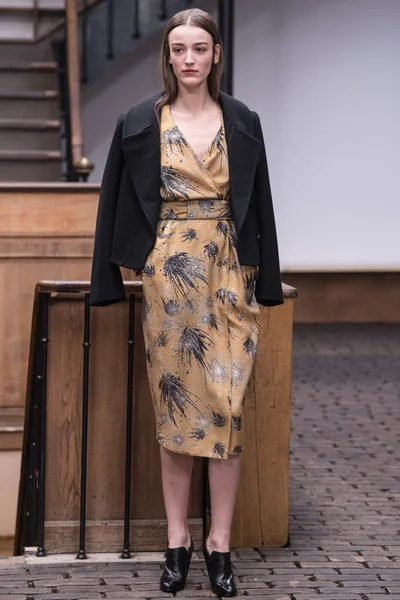 Look 17